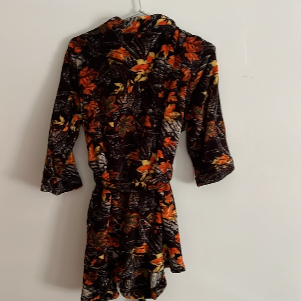 Fun Kids Boy’s Robe. - Picture 2 of 4